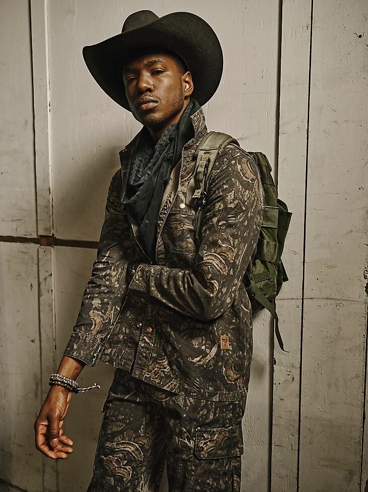 camisa de camuflaje cordyceps de wrangler x the last of us