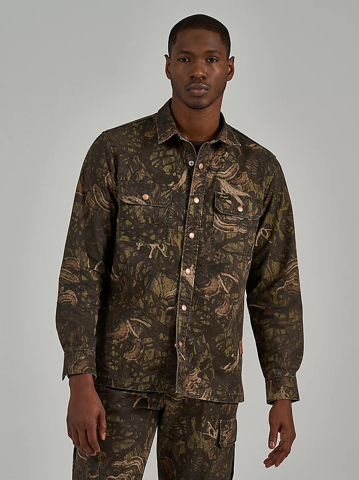 camisa de camuflaje cordyceps de wrangler x the last of us