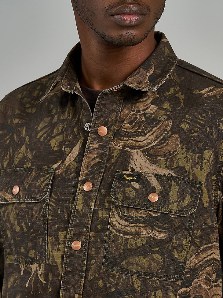 camisa de camuflaje cordyceps de wrangler x the last of us