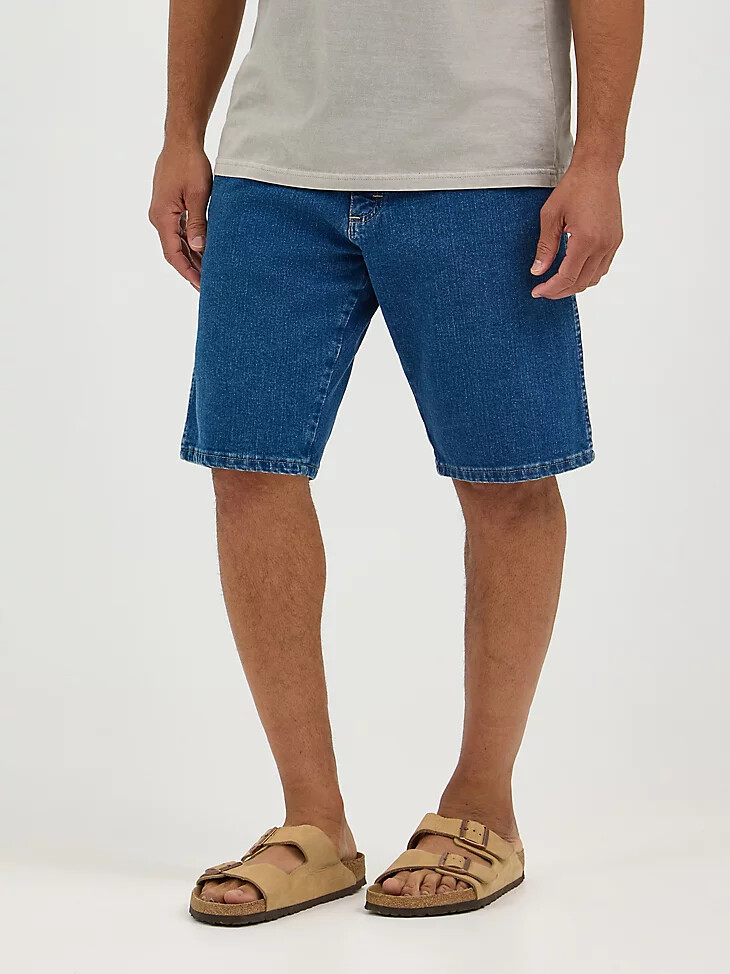 pantalón corto vaquero holgado de cinco bolsillos wrangler five star premium para hombre color piedra medio