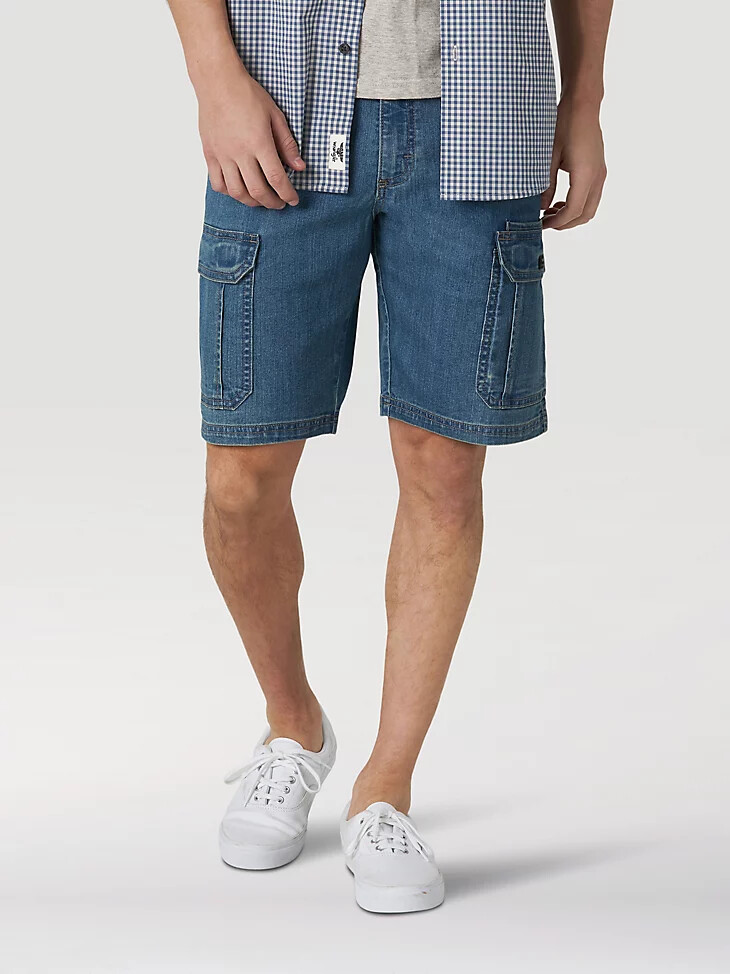 pantalones cortos cargo de mezclilla premium five star de wrangler para hombre color tinte medio