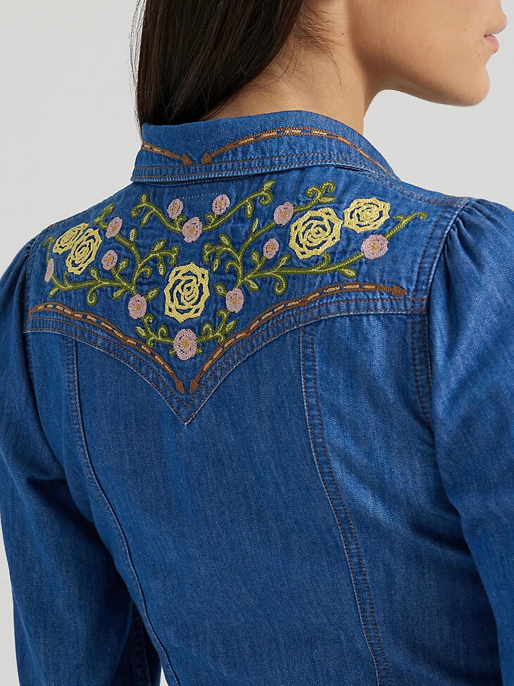 vestido bordado wrangler x yellow rose de kendra scott con lavado medio