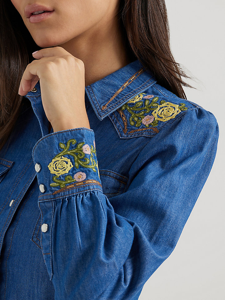 vestido bordado wrangler x yellow rose de kendra scott con lavado medio