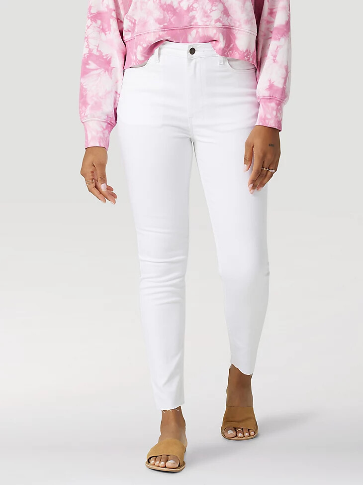 vaqueros ajustados inolvidables brite tech para mujer en blanco brillante
