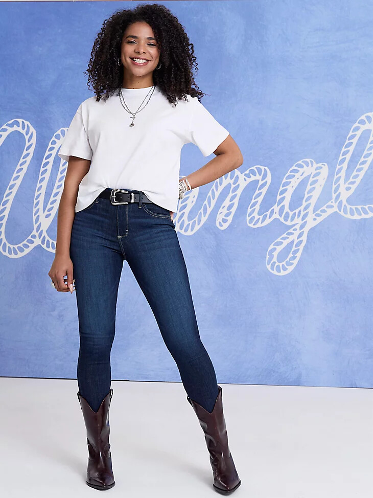 vaqueros ajustados de tiro alto wrangler bespoke para mujer rae