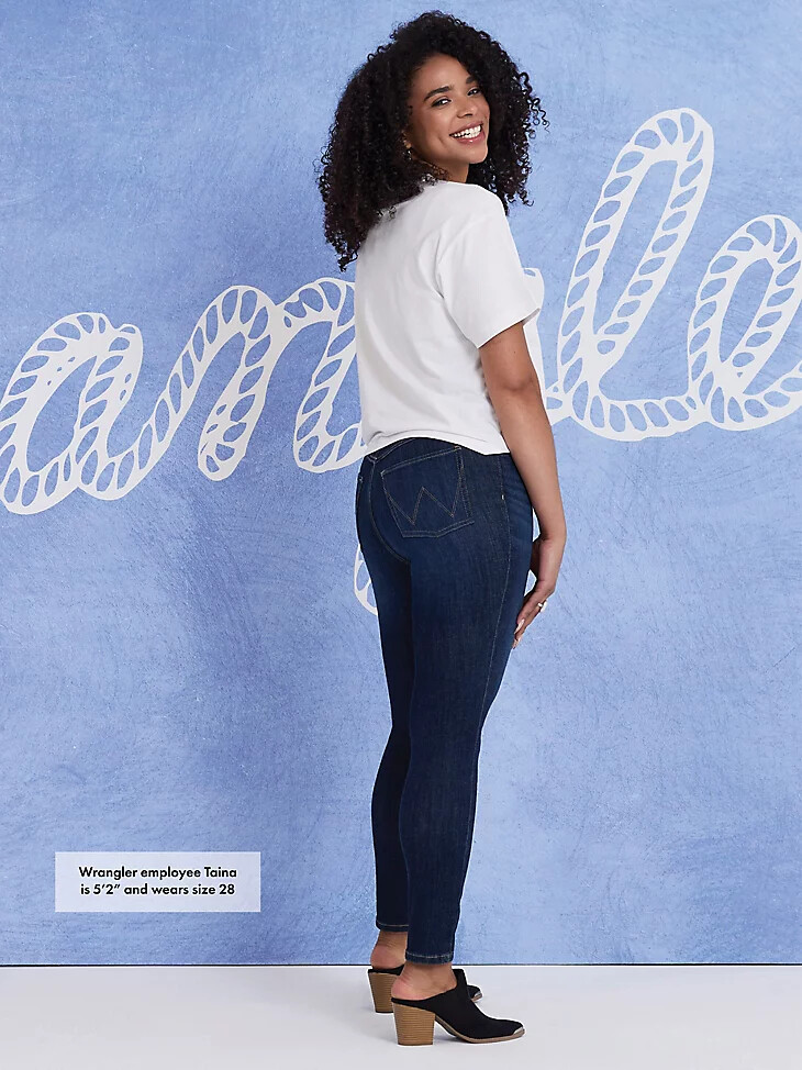 vaqueros ajustados de tiro alto wrangler bespoke para mujer rae