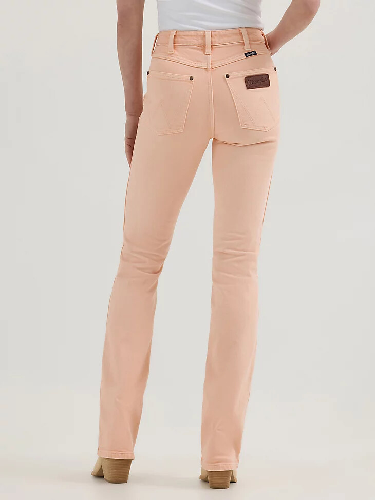 vaqueros wrangler retro bailey de tiro alto con lavado de color y corte acampanado para mujer audrey