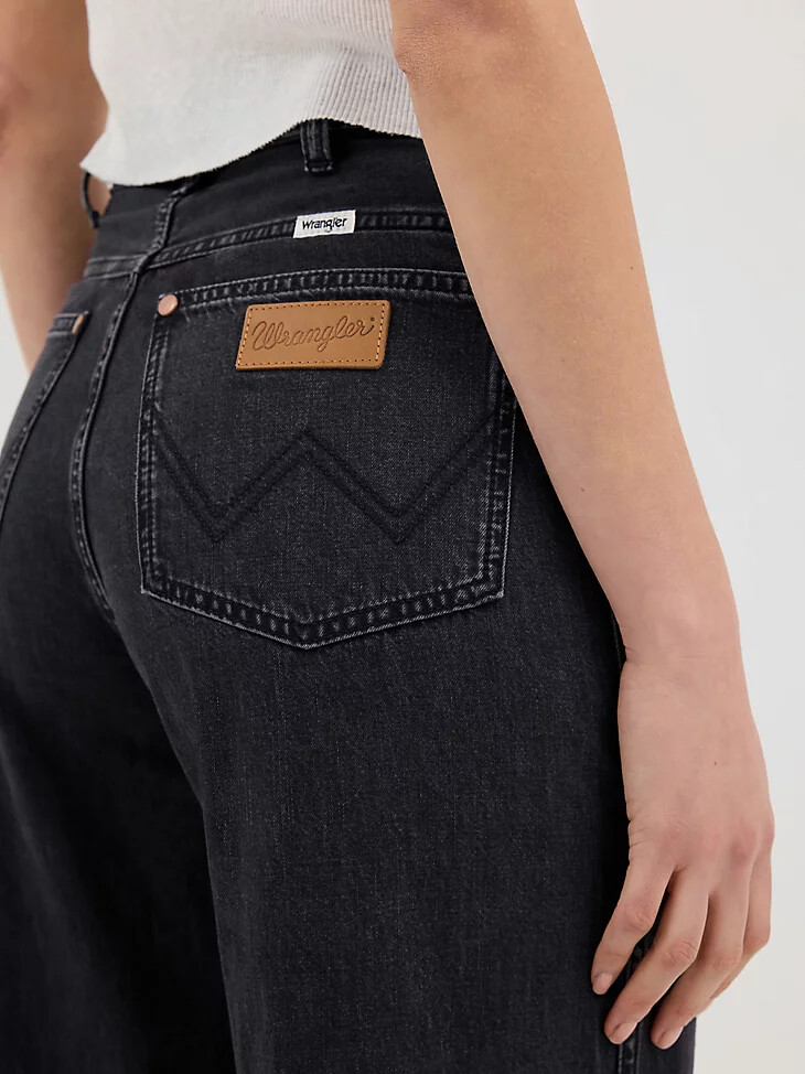 vaqueros holgados con lazo frontal para mujer color negro enjuagado