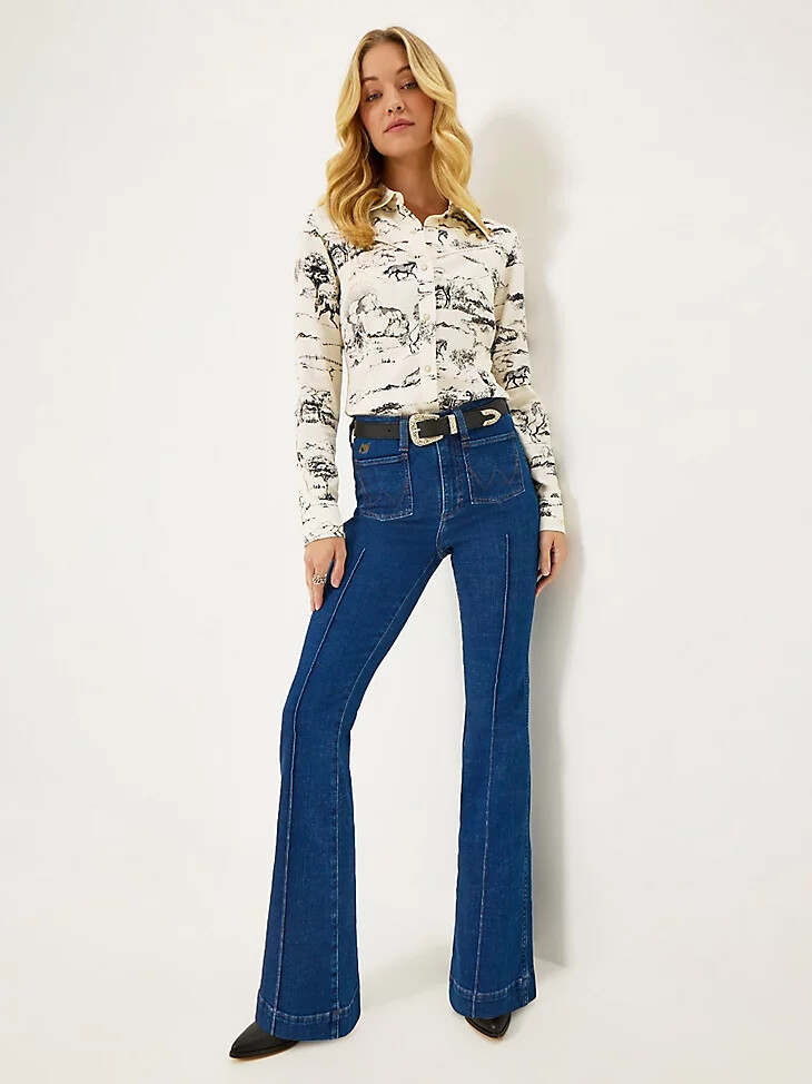 vaqueros acampanados con espalda descubierta wrangler x lainey wilson con lavado moonlight