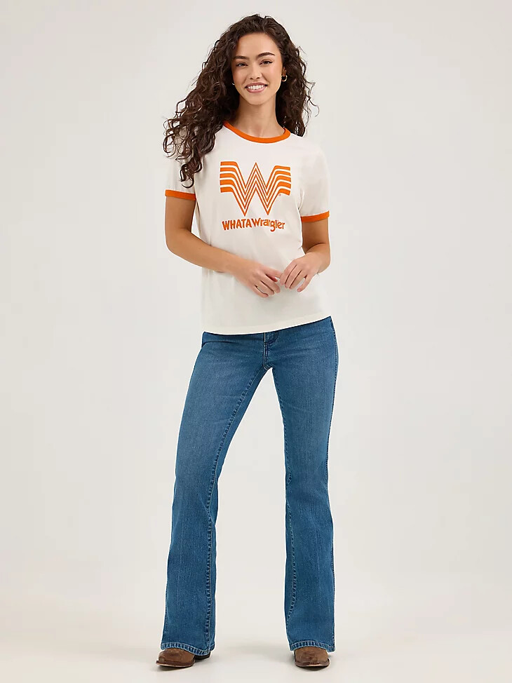 vaqueros acampanados bailey de wrangler x whataburger con lavado vaquera