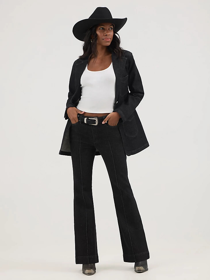 pantalón de tiro alto negro wrangler x yellow rose by kendra scott