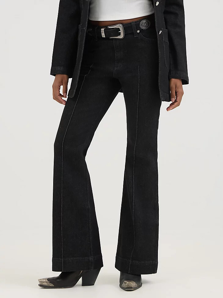 pantalón de tiro alto negro wrangler x yellow rose by kendra scott