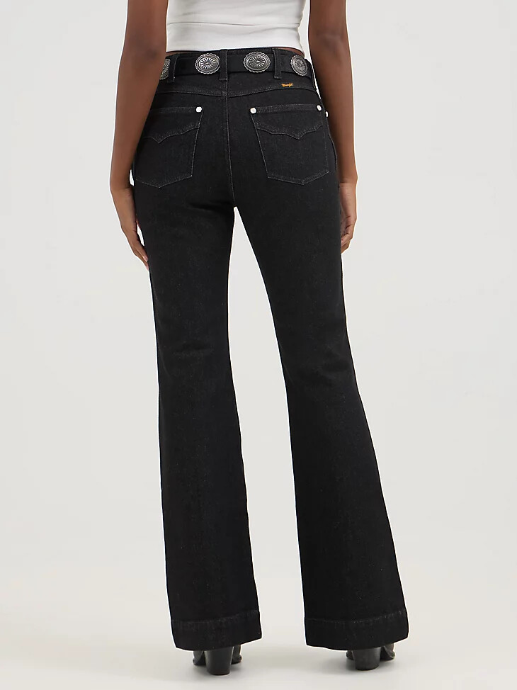 pantalón de tiro alto negro wrangler x yellow rose by kendra scott