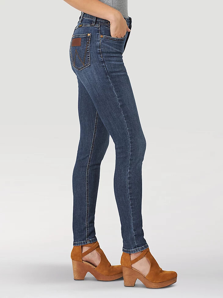 vaqueros ajustados de tiro alto wrangler retro para mujer leah