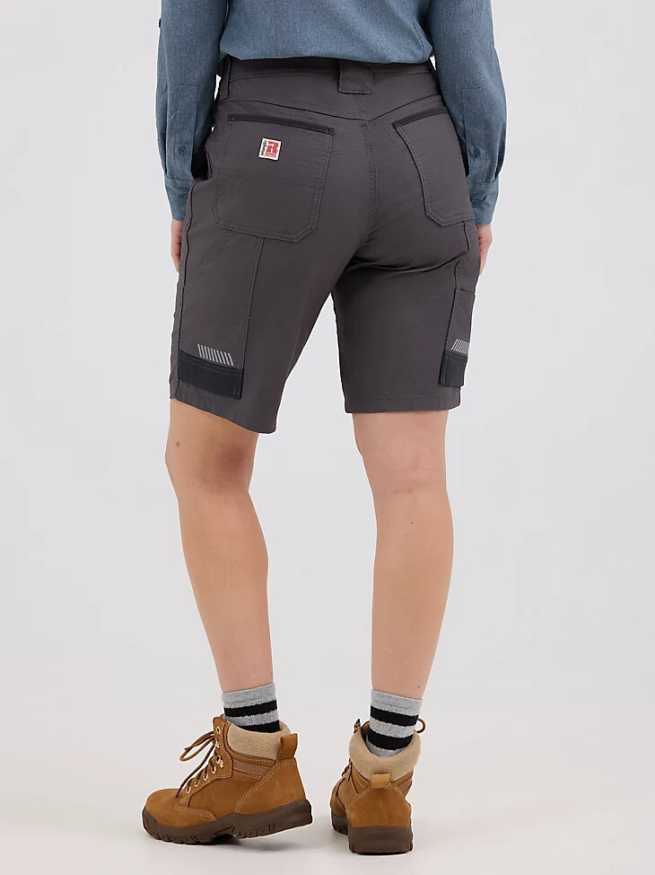 pantalón corto técnico de carpintero wrangler riggs workwear para mujer color gris y raya diplomática