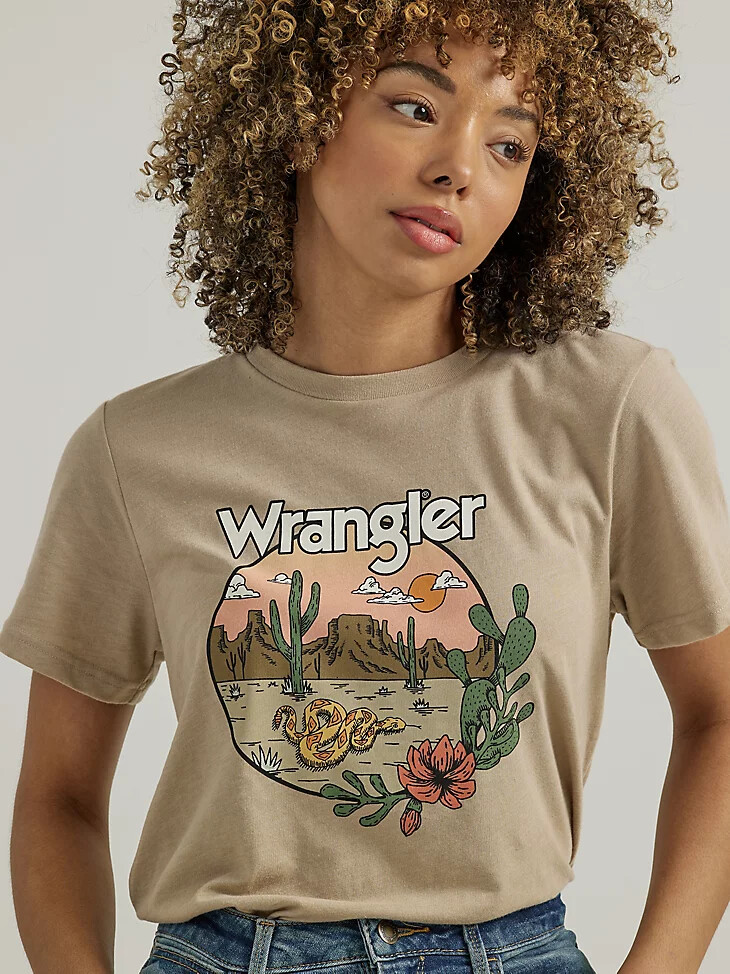 camiseta para mujer con escena de serpiente del desierto silver lining