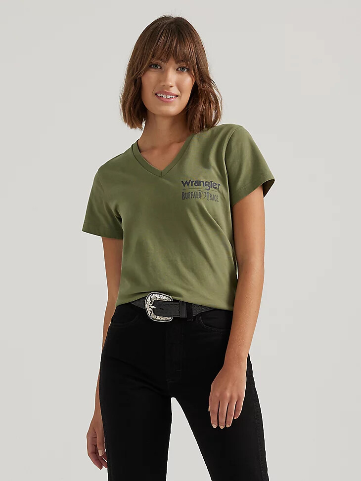 camiseta de cuello en v para mujer wrangler x buffalo trace color verde kentucky