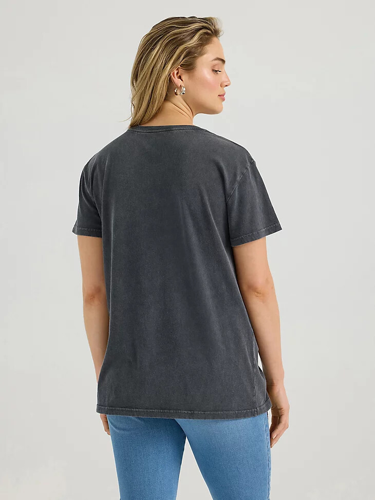 camiseta wrangler western graphic boyfriend para mujer lavado mineral fantasma