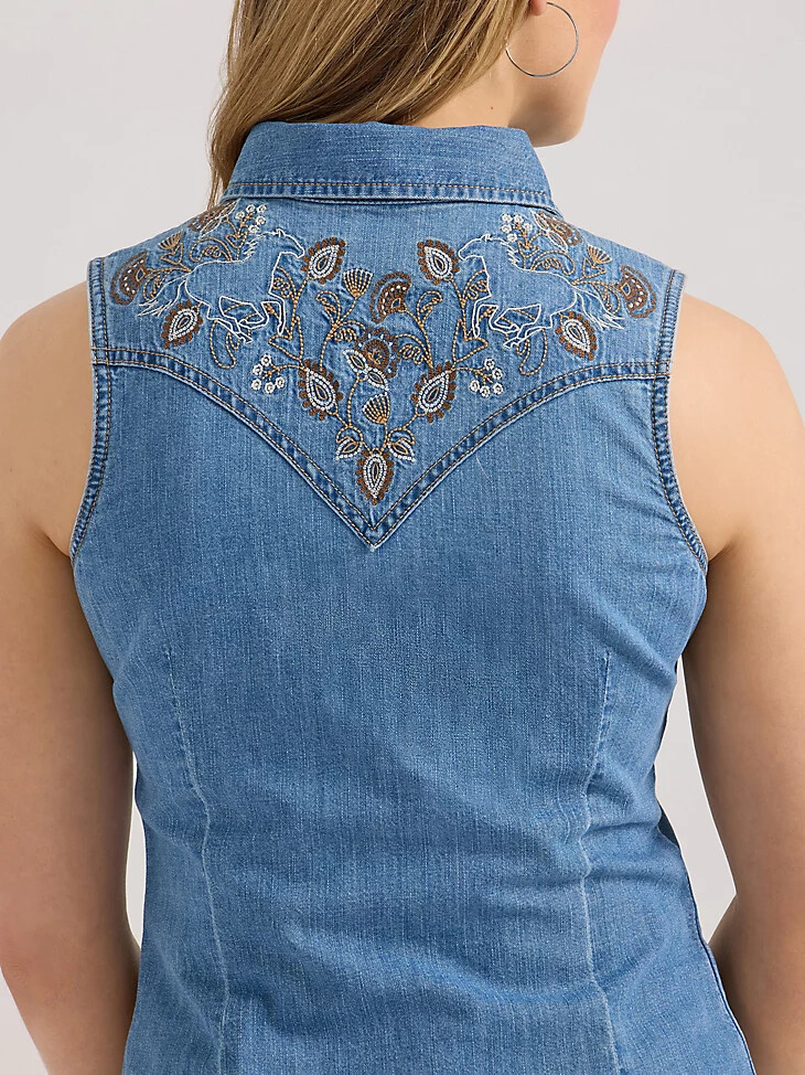 camisa vaquera sin mangas con botones y adornos wrangler para mujer lavado medio