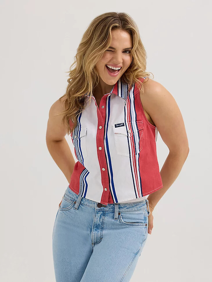 camiseta sin mangas wrangler brushpopper stripe slim crop snap para mujer color rojo blanco y azul