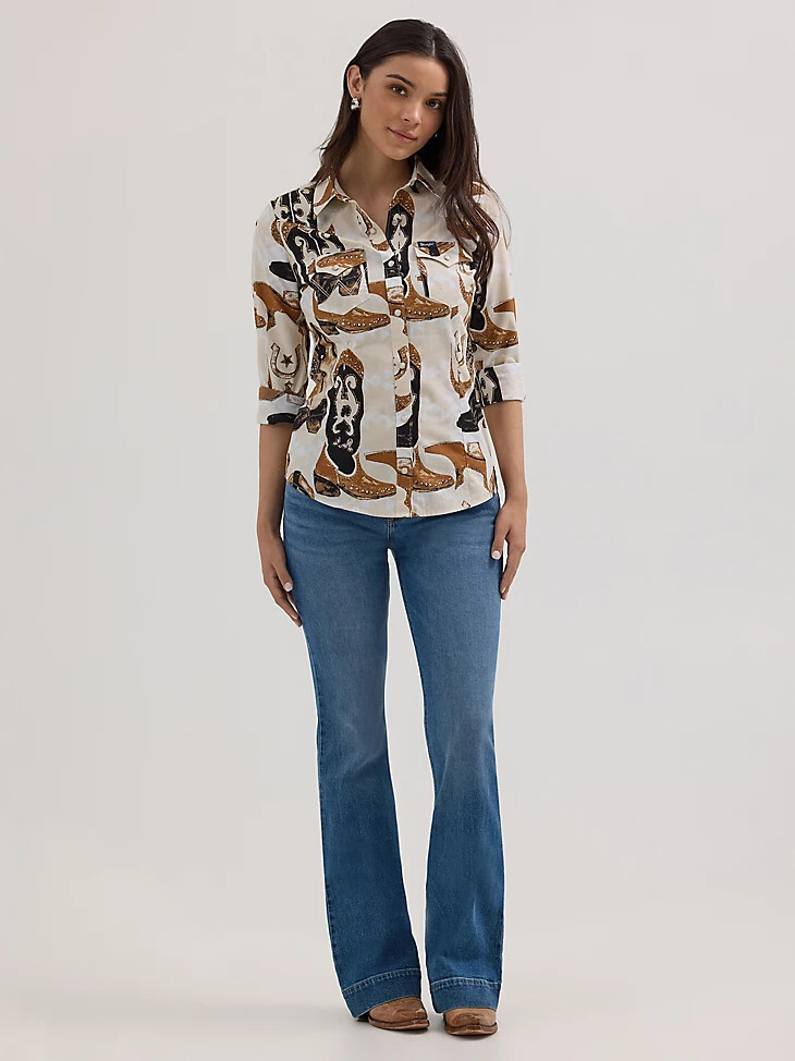 camisa vaquera ajustada con broches saddle up para mujer con estampado de botas