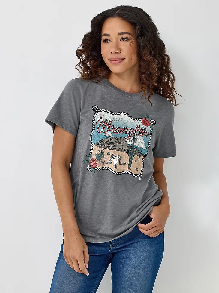 camiseta gráfica rope desert para mujer en color asfalto