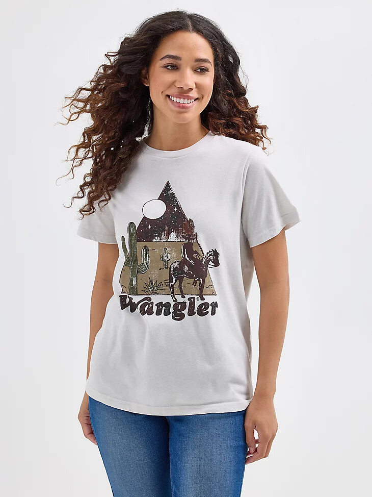 camiseta gráfica de aventura en el desierto para mujer lunar rock