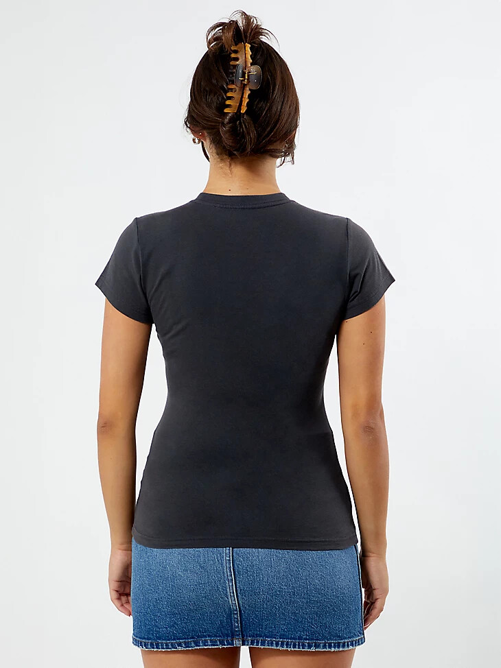 camiseta de banda encogida wrangler x pacsun para mujer color negro lavado