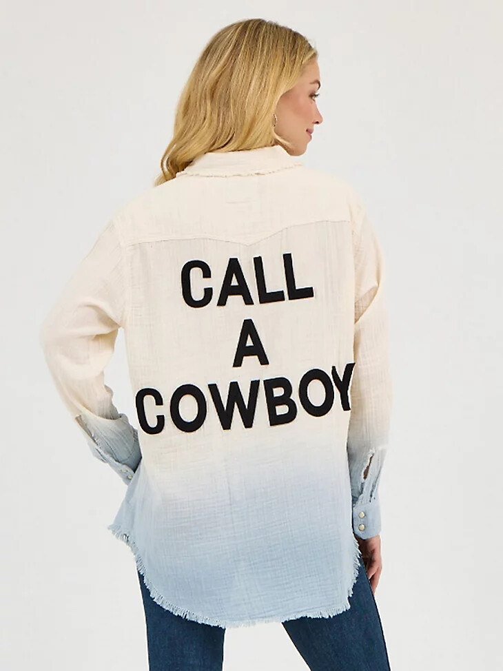 camisa vaquera con broches de presión wrangler x lainey wilson gauzy dip-dye teñida por inmersión